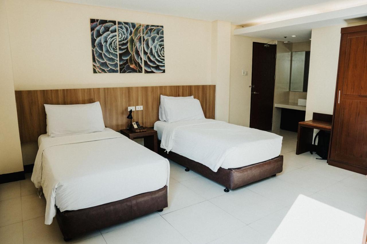 Ocean Suites Bohol Boutique Hotel Tagbilaran City Exterior photo